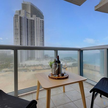 Amazing Apartment Oceanview Beautiful Amenities Sunny Isles Beach Bagian luar foto