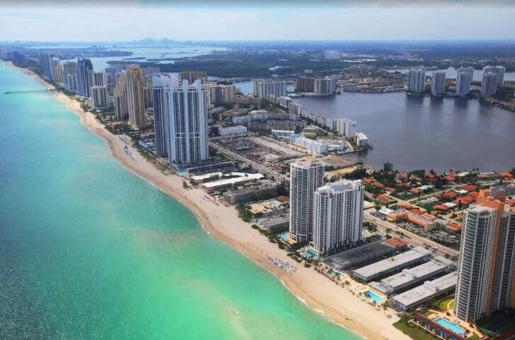 Amazing Apartment Oceanview Beautiful Amenities Sunny Isles Beach Bagian luar foto