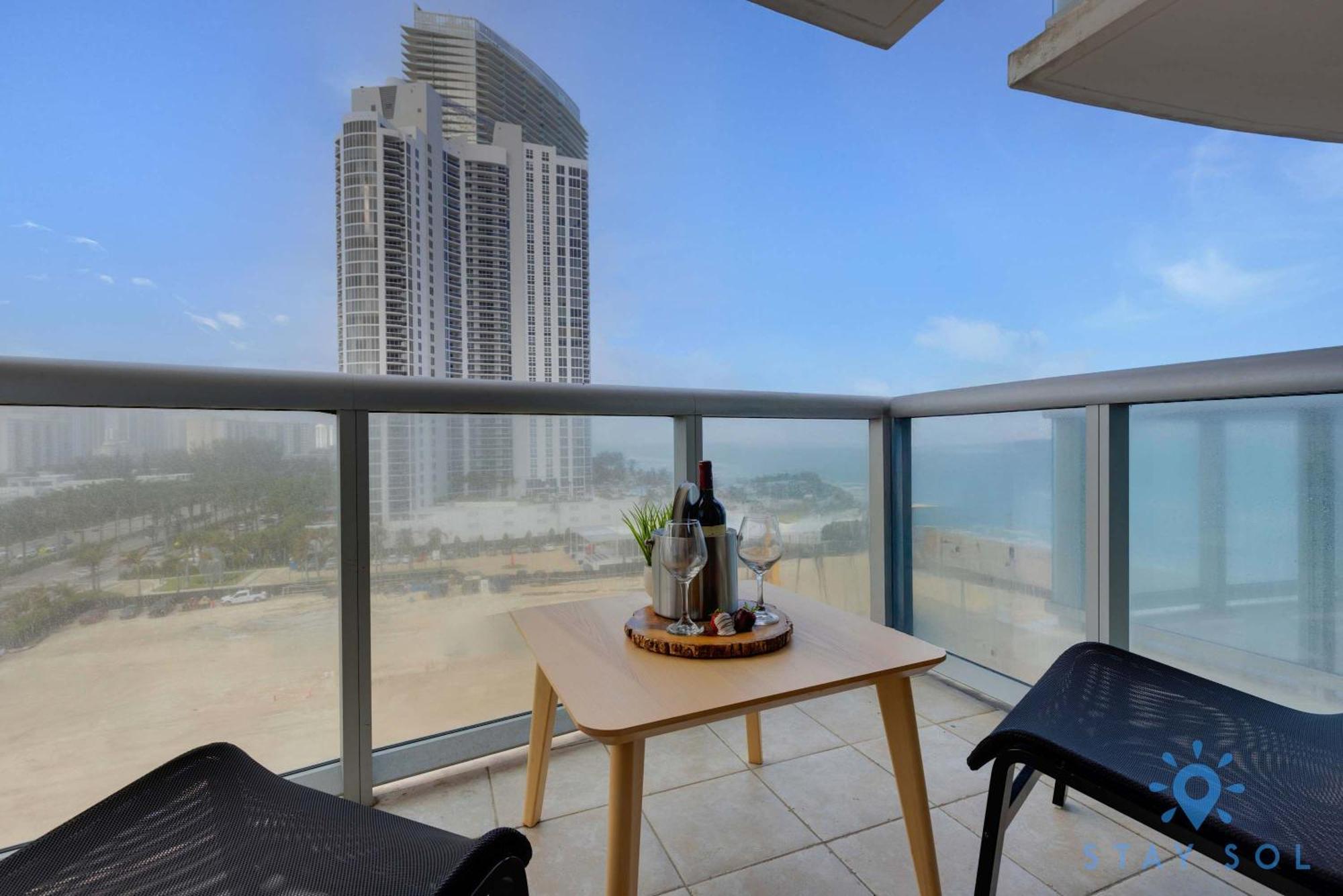 Amazing Apartment Oceanview Beautiful Amenities Sunny Isles Beach Bagian luar foto